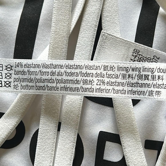 VICTORIA’S SECRET The Player Sports Bra Size XL White & Black Large Logo - Picture 15 of 16